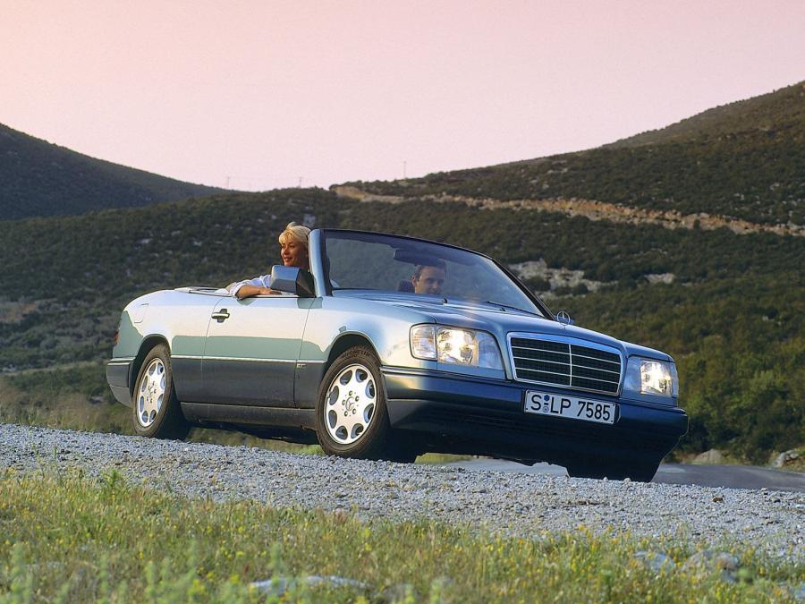 Mercedes-Benz E220 Cabriolet 1993 года  (фото 14 из 27)